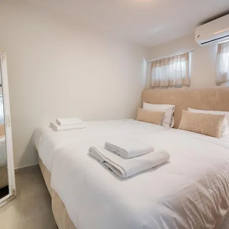 Boukamvillia Apartment, Just 500m From