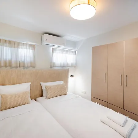 Boukamvillia Apartment, Just 500m From *