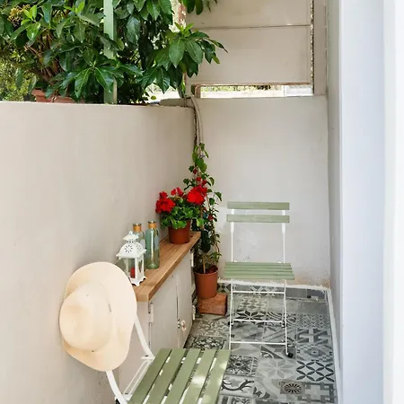 Boukamvillia Apartment, Just 500m From