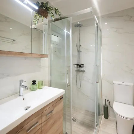 Boukamvillia Apartment, Just 500m From