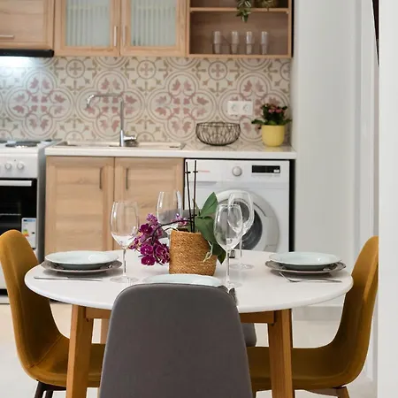 Appartamento Boukamvillia Apartment, Just 500m From