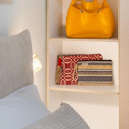 Bookamvillia * Nidhrion