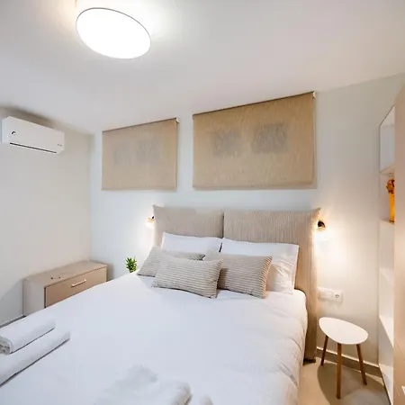 Appartamento Boukamvillia Apartment, Just 500m From