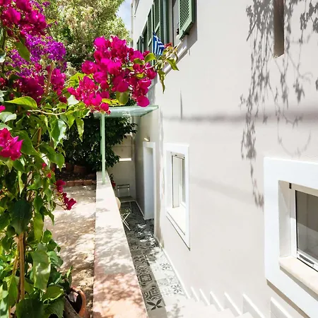 Boukamvillia Apartment, Just 500m From * Nydri (Lefkada)